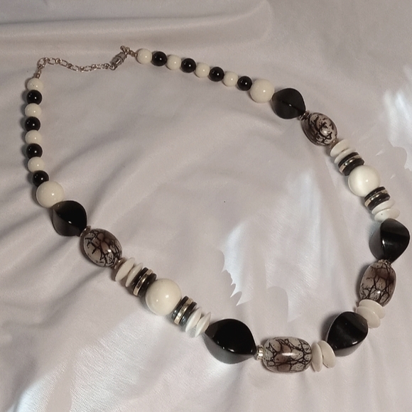 Neutrally Colored Beaded Necklace - Picture 1 of 6